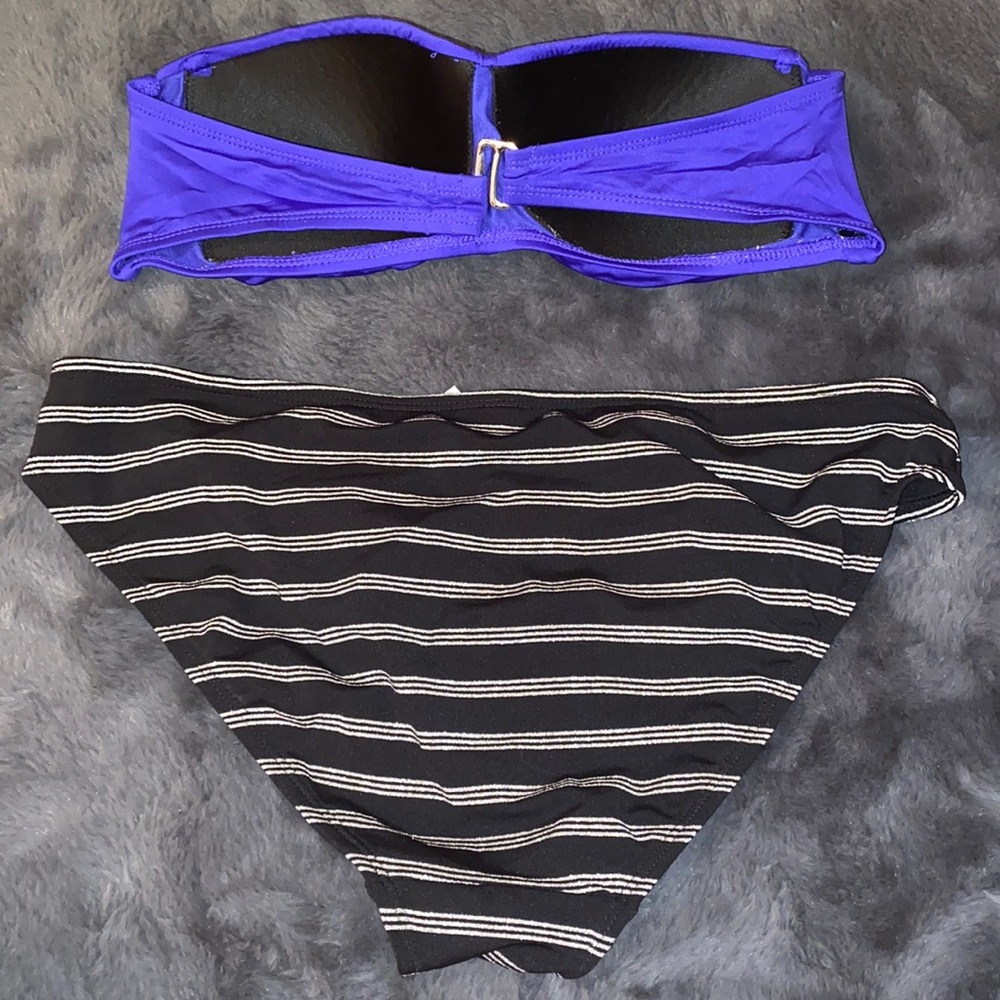 Bikini - Picture 2 of 2